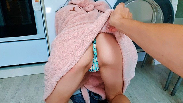 Step-sister was not stuck, she seduced me to fuck her